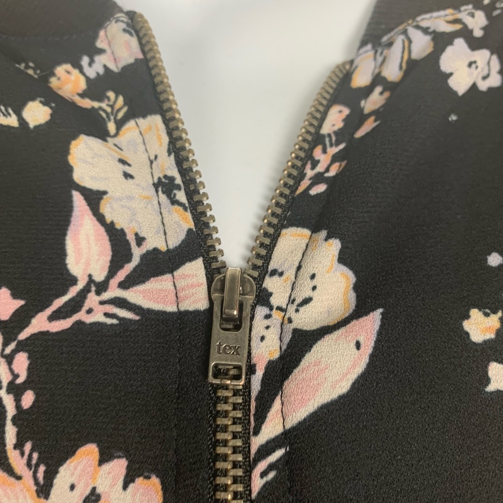 Dizzire in good condition  SZ M - Picture 3 of 4